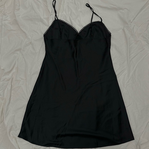 Aritzia Sunday Best Rae Dress - Picture 3 of 3